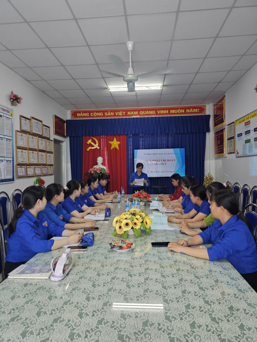 CHI ĐOÀN TRƯỜNG MẪU GIÁO LONG KHÊ SINH HOẠT CHI ĐOÀN THÁNG 9