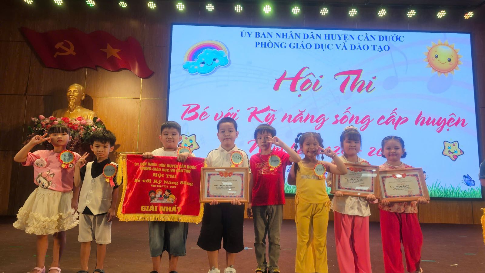 CÁC BÉ TRƯỜNG MẪU GIÁO LONG KHÊ THAM GIA HỘI THI " BÉ VỚI KỸ NĂNG SỐNG " CẤP HUYỆN NĂM HỌC 2024-2025